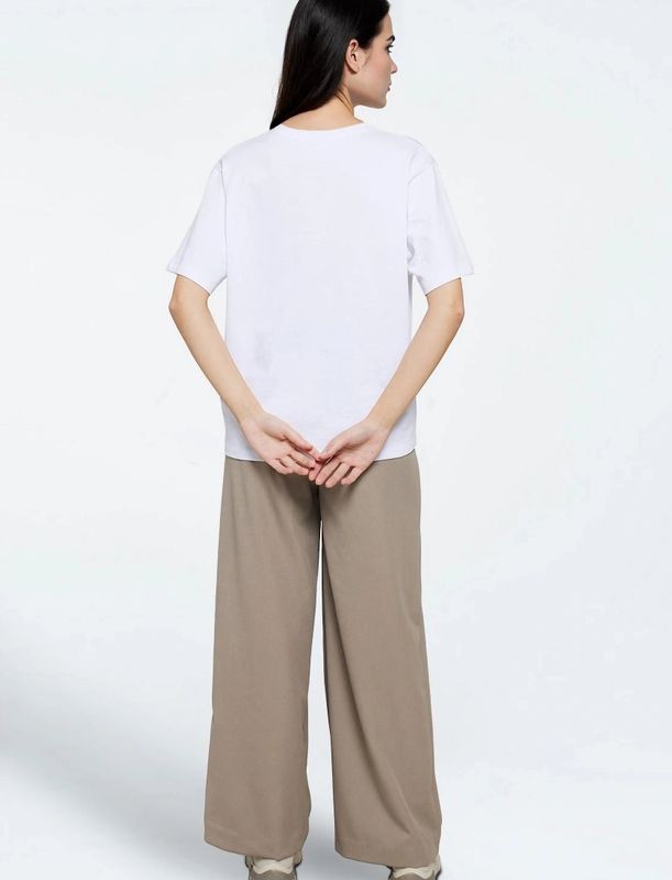MOVES - KIANA TEE - Hvit