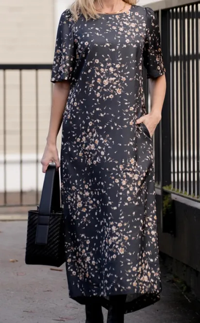 Hovedbilde BYTIMO - Tailored Satin Relaxed Dress - black ...